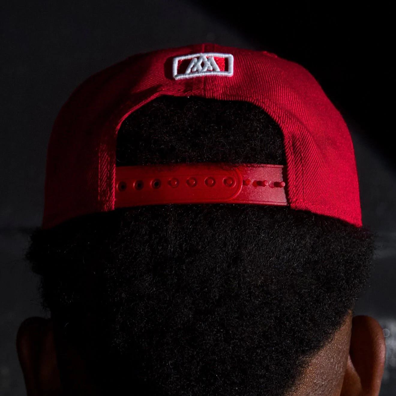 ‘7’ Premium SnapBack - Red/White - Image 9