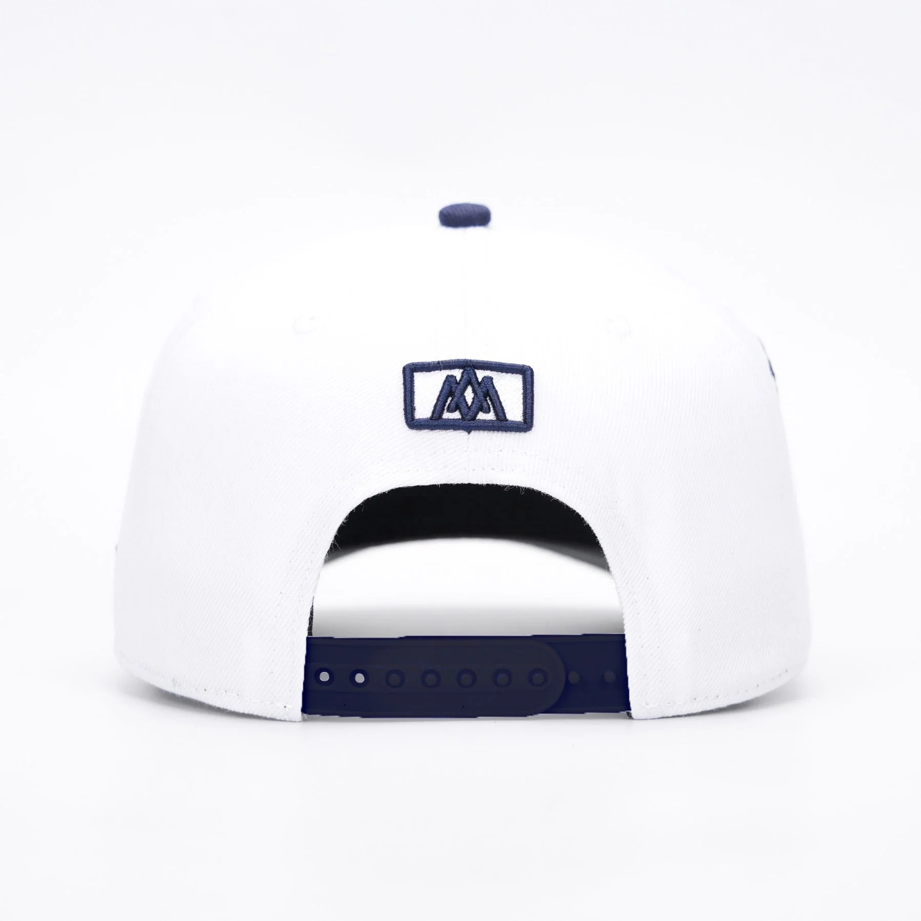 ‘7’ Premium SnapBack - White/Navy - Image 3