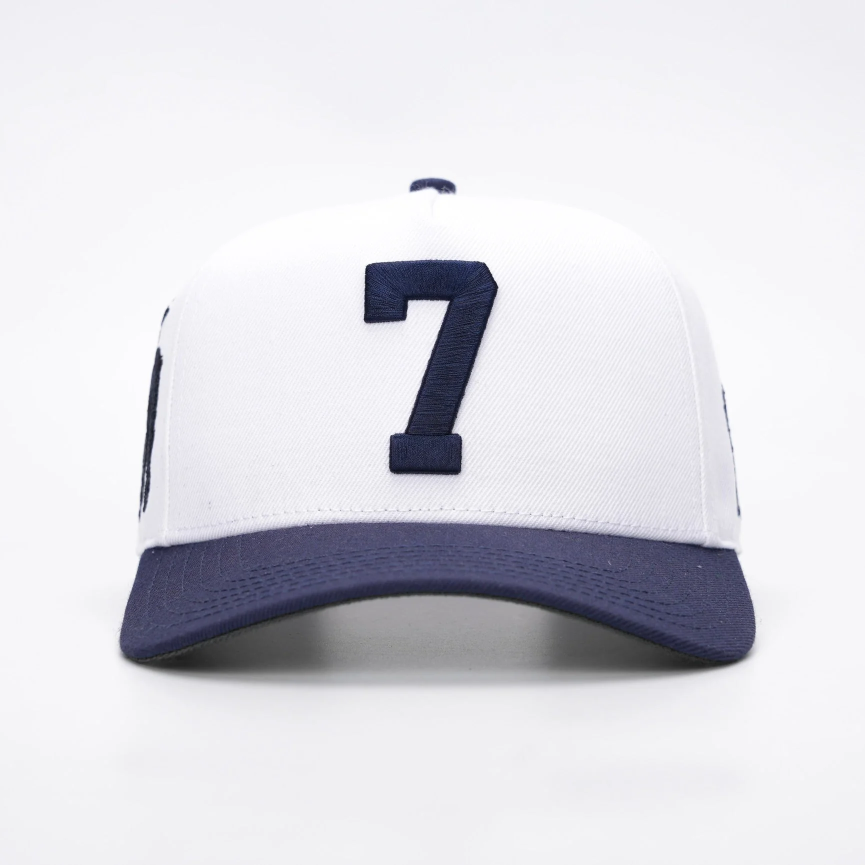 ‘7’ Premium SnapBack - White/Navy - Image 6
